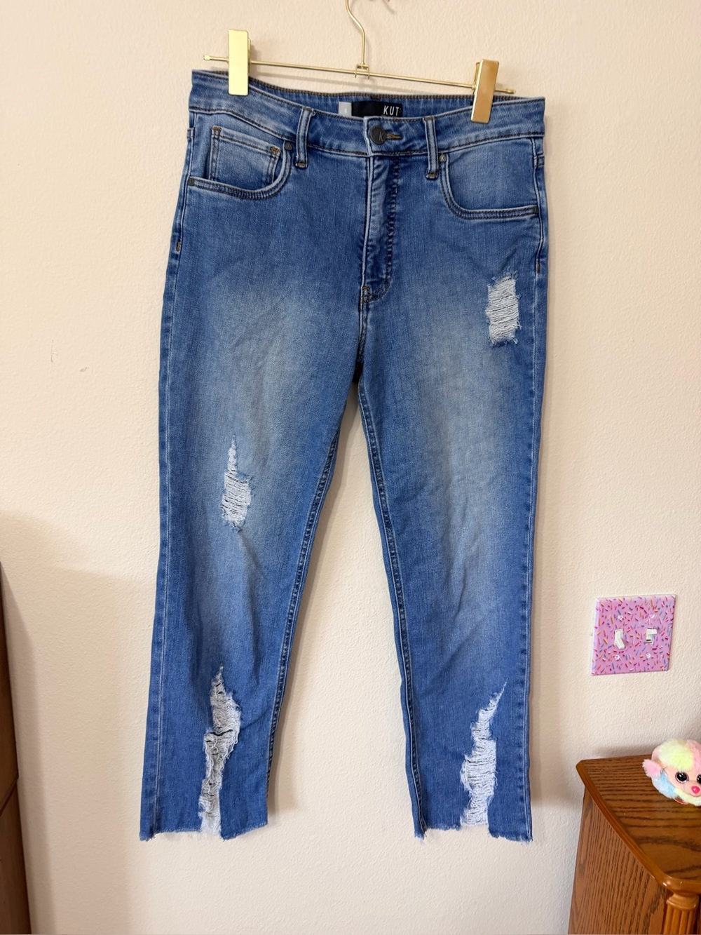 Kut from the Kloth cropped jeans size 6